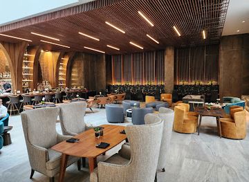 washington/mount-rainier-area/bar/the-fonte-bar-at-rainier-square