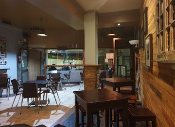 portugal/serra-da-lousa/bar/window-s-bar