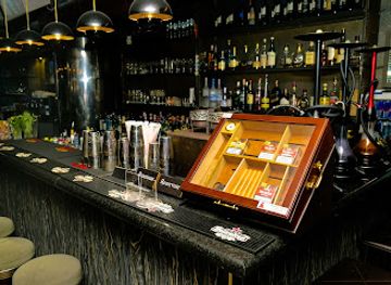 albania/tirana/blloku/bar/alcora-cocktail-kitchen-wine