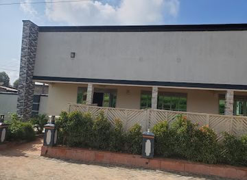 uganda/queen-elizabeth-national-park/bar/hunters-choice-bar