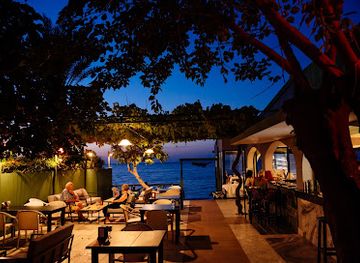 cyprus/kyrenia/lapta/bar/driftwood-restaurant-bar-beach