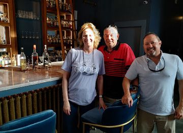 kentucky/frankfort/bar/house-of-commons-a-bourbon-library