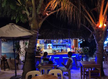 philippines/visayas/bar/two-palms-restobar