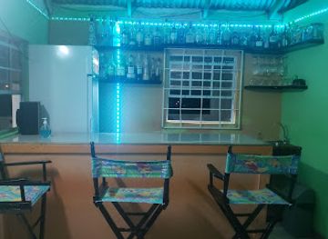 saint-lucia/jalousie-beach/bar/alphy-s-bar-grill