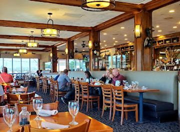 virginia/suffolk/bar/decoys-seafood