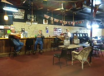 alabama/piney-woods/bar/junction-bar