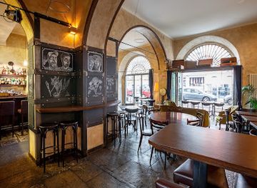 italy/milan/bar/pinch-spirits-kitchen