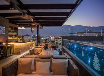 thailand/doi-suthep-pui-national-park/bar/rise-rooftop-bar