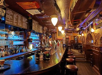 france/avignon/rocher-des-doms/bar/the-red-sky