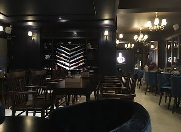 india/kochi/ernakulam/bar/diwan-s-lounge-bar