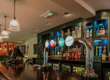 united-kingdom/gwent/bar/bumble-bee