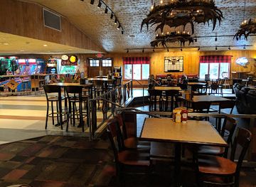 maine/sugarloaf-mountain/bar/moose-alley