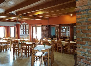 hungary/western-transdanubia/bar/tegla-szin-tekezo