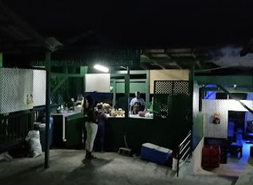 antigua-and-barbuda/all-saints/bar/dan-s-bar-grill-ice-cream-palor