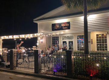 north-carolina/cape-fear-coast/bar/gilded-lotus-tavern