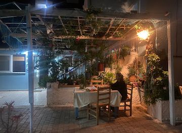 albania/himara/bar/cafe-kanda