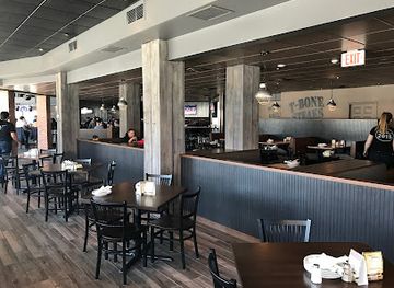 canada/niagara-peninsula/bar/chuck-s-roadhouse-bar-grill