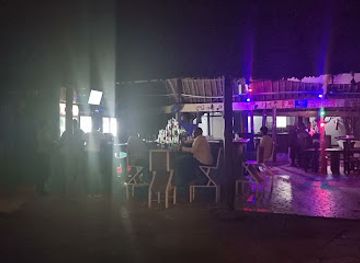 tanzania/coastal-zone/bar/triniti