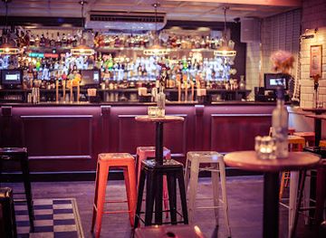 united-kingdom/middlesex/bar/simmons-bar-old-street