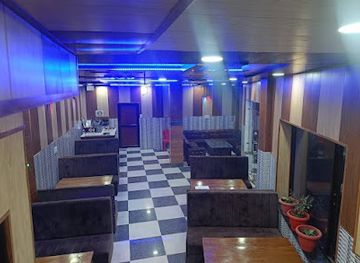 india/kashmir-great-lakes/bar/arya-magotra-blue-sawan-palace-indian-restaurant