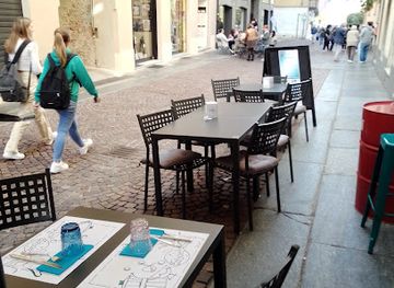 italy/roero/bar/cafe-cavour-caffetteria-restaurant-cocktail