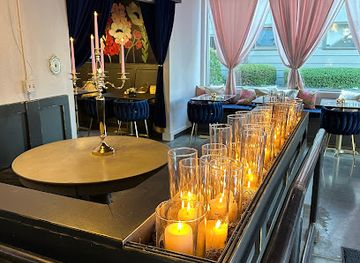 washington/tacoma/bar/the-powder-room-champagne-bar