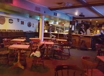 canada/ottawa-valley/bar/dominion-tavern