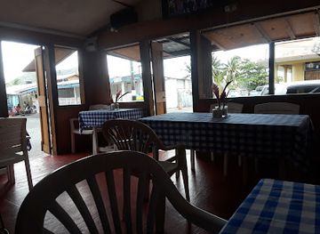 saint-lucia/gros-islet/bar/the-village-gate