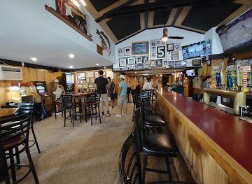 new-york/old-forge/bar/the-tow-bar-inn