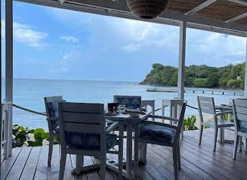 saint-vincent-and-the-grenadines/grenadines/bar/cotton-house-beach-bar