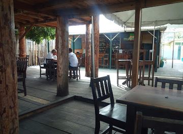 saint-vincent-and-the-grenadines/young-island/bar/tree-bar