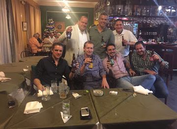 ecuador/guayaquil/malecon-2000/bar/the-phoenix-club