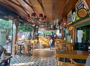 The Harp Irish Pub