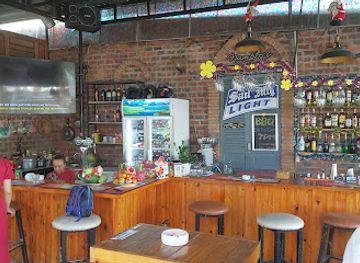 vietnam/vung-tau/bar/numpty-s-bar