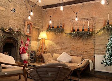 georgia/mtskheta/bar/restaurant-check-in-garden