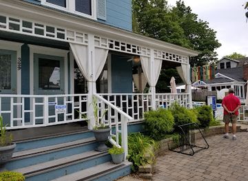 michigan/saugatuck/bar/borrowed-time