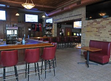 wisconsin/devil-s-lake-state-park/bar/gem-city-saloon-eatery