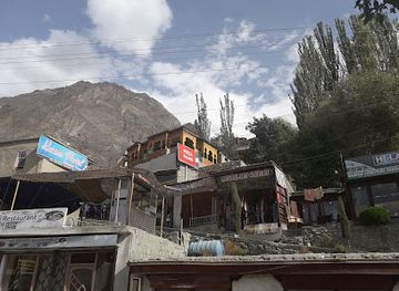 pakistan/hunza-valley/bar/hunza-snack-bar