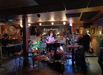 norway/stavanger/bar/blygeharry