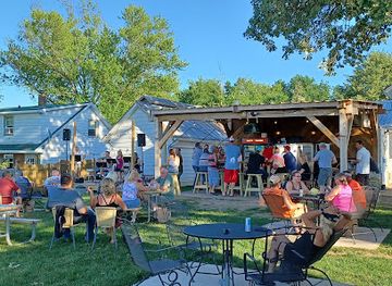 wisconsin/ice-age-trail/bar/dot-s-tavern