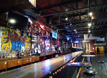 tennessee/memphis/downtown/bar/coyote-ugly-saloon