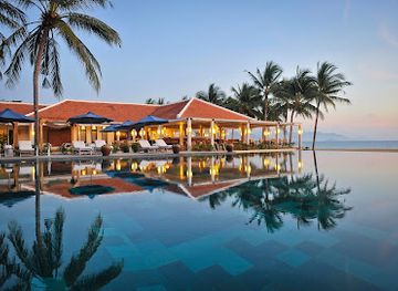 vietnam/nha-trang/tran-phu-beach/bar/ana-beach-house-restaurant