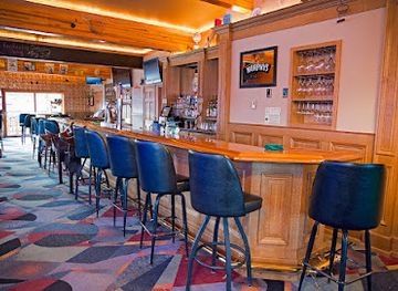 montana/yellowstone-national-park/bar/bullwinkles-saloon-eatery
