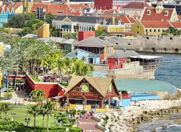 curacao/willemstad/otrobanda/bar/5-o-clock-somewhere-curacao