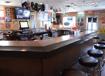 iowa/pikes-peak-state-park/bar/new-spit-and-whistle