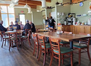 delaware/trap-pond-state-park/bar/arena-s-at-the-airport