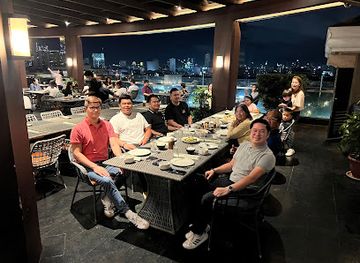 Sky Deck View Bar