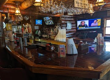 new-york/finger-lakes-region/bar/o-malley-s-lakeside-tavern