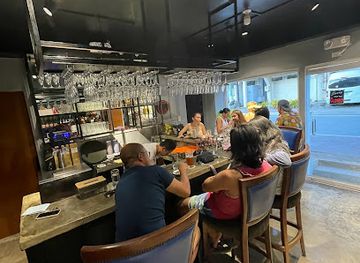 philippines/boracay/yapak/bar/sip-happens-wine-bar-and-brewery