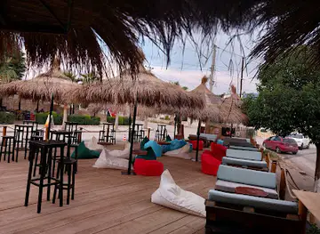 Lounge Bar BERMUDA Ksamil